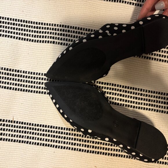 Journee Collection 6 Polka Dot Pointed Flats - Picture 8 of 8